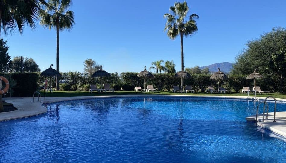 Garden apartment in Magna Marbella, Marbella